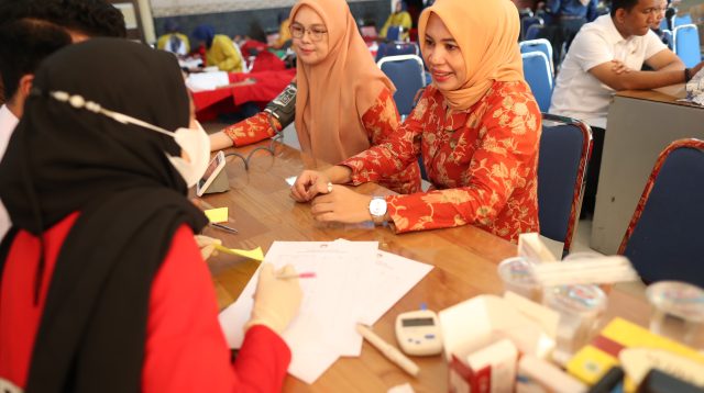 DWP Bapenda Makassar-PMI Gelar Pemeriksaan Kesehatan dan Donor Darah
