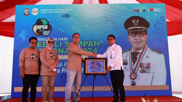Wali Kota dan Ketua TP PKK Makassar Apresiasi Tenaga Kebersihan Hingga Instansi Terbaik